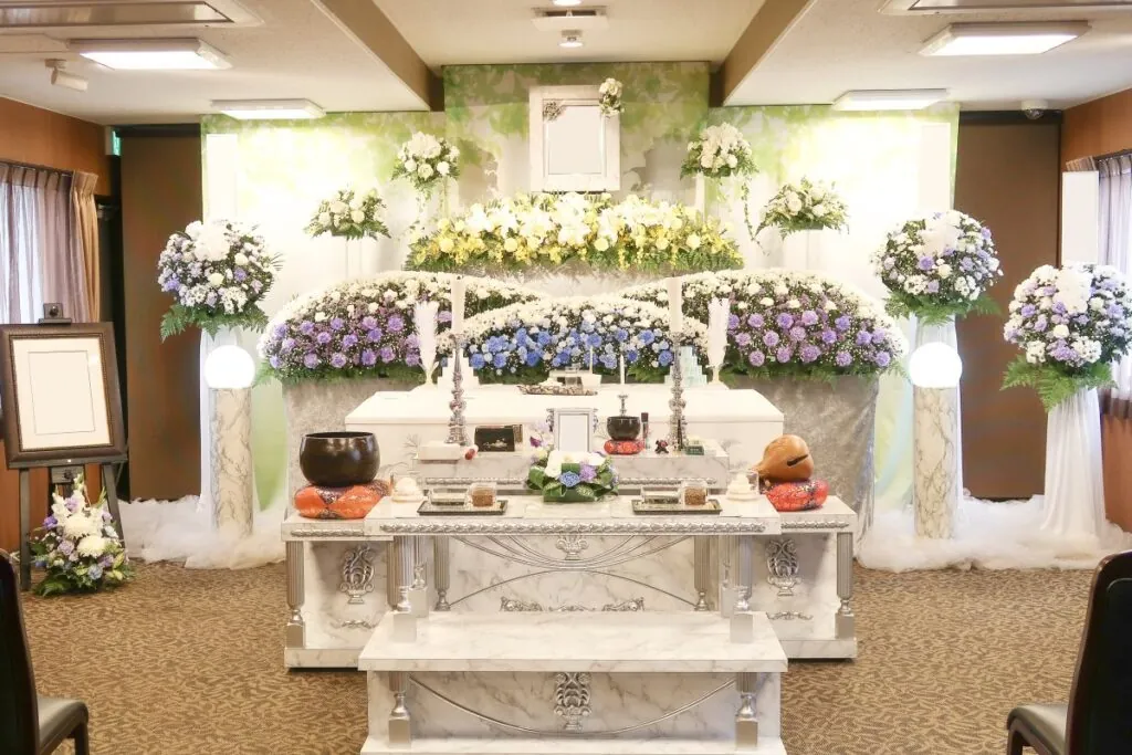 森の風ホール 府中での実際のご葬儀の花祭壇